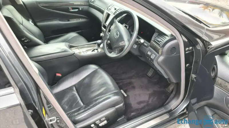 Lexus LS 460 HKS GT Supercharger