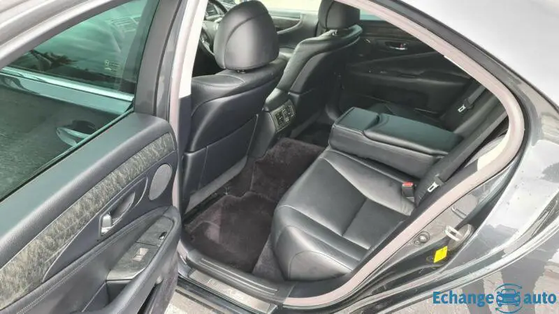 Lexus LS 460 HKS GT Supercharger