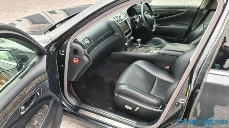 Lexus LS 460 HKS GT Supercharger