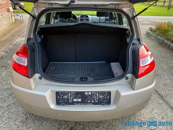 RENAULT MEGANE II BERLINE 1.6 16V 110ch CLIM/PDC/BLTH/1MAIN/GAR6M