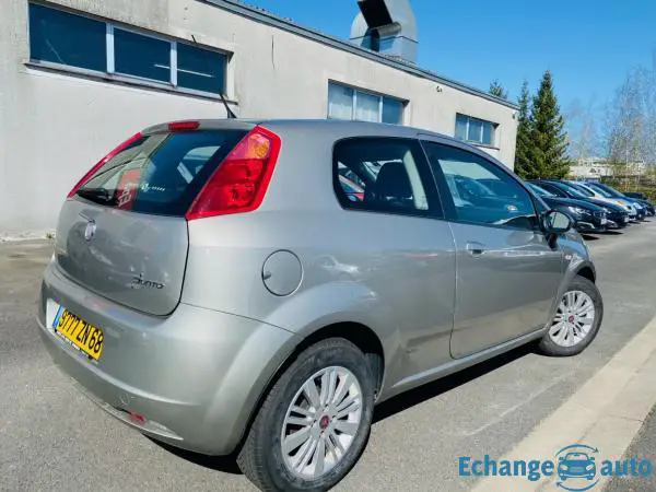 FIAT PUNTO Grande Punto 1.4 16V 95 Starjet Emotion