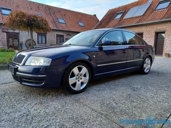 SKODA SUPERB 2.8 V6 193ch BVA/CUIRCHAUF/XENON/PDC/REGUL/COMBINEFILTE/GPS/BLTH/JA/GAR6M