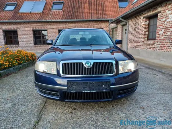 SKODA SUPERB 2.8 V6 193ch BVA/CUIRCHAUF/XENON/PDC/REGUL/COMBINEFILTE/GPS/BLTH/JA/GAR6M
