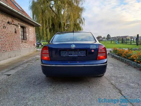 SKODA SUPERB 2.8 V6 193ch BVA/CUIRCHAUF/XENON/PDC/REGUL/COMBINEFILTE/GPS/BLTH/JA/GAR6M