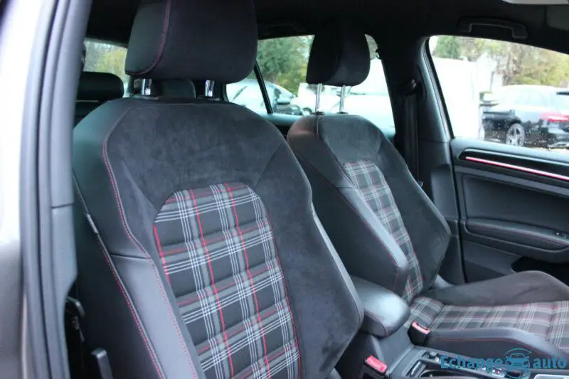 Volkswagen Golf VII GTI Performance