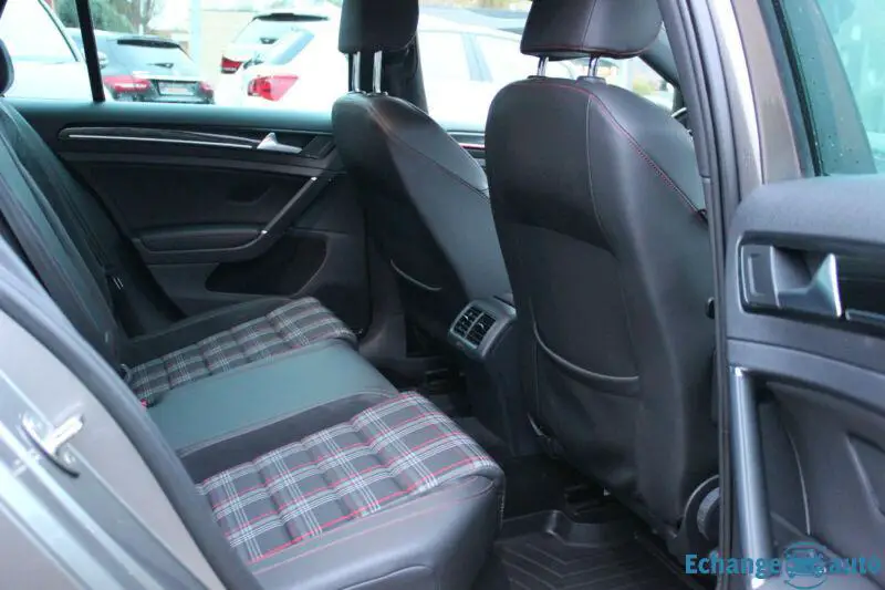 Volkswagen Golf VII GTI Performance