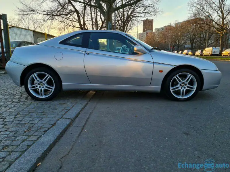 Alfa Romeo GTV Sport coupe