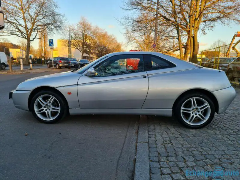Alfa Romeo GTV Sport coupe