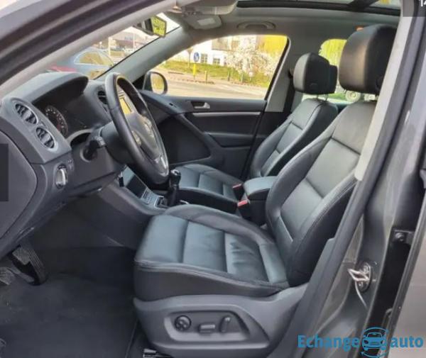 VOLKSWAGEN TIGUAN 2.0 TDI 110 CUIRCHAUFELEC/TOIPANO/CLIM/PDC/GPS/REGVIT/BLTH/JA/GAR12MOIS