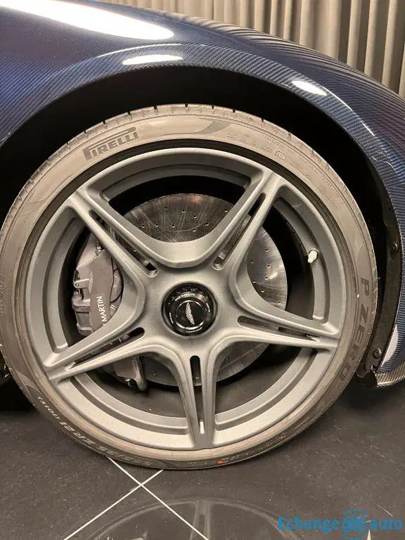 Aston Martin V12 Speedster