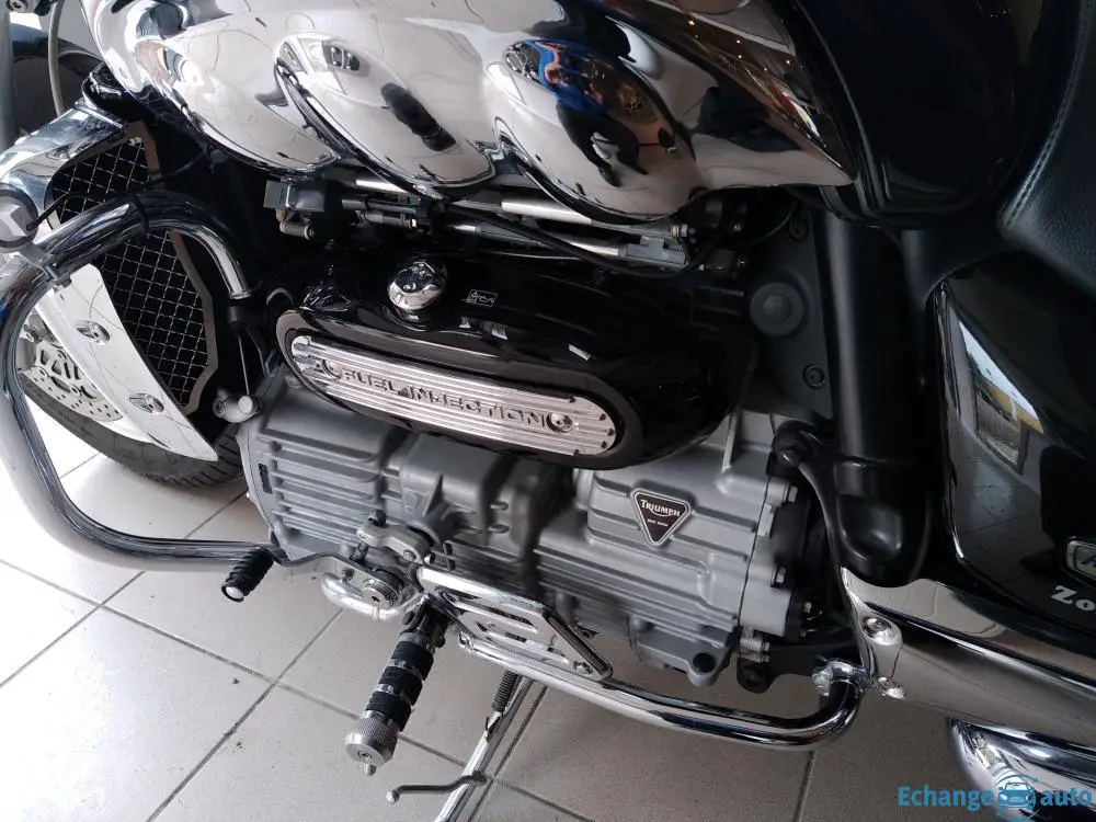 TRIUMPH ROCKET 3 ROADSTER Etat neuf