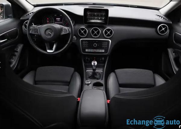 MERCEDES CLASSE A 180 d SEMICUIR/CLIM/PDC/GPS/REGVIT/BLTH/FULLED/1MAIN/GAR12MOIS