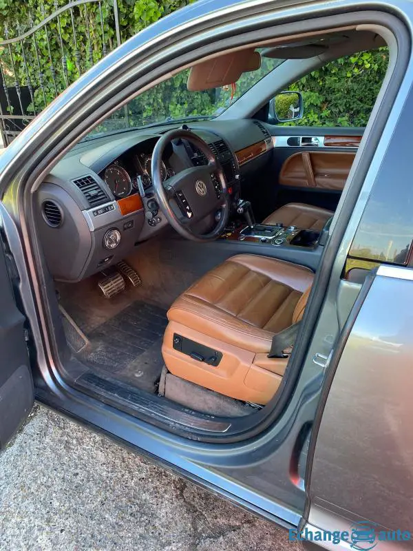 Volkswagen Touareg 5L V10