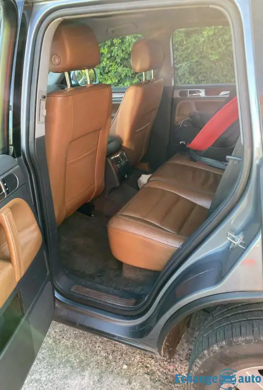 Volkswagen Touareg 5L V10