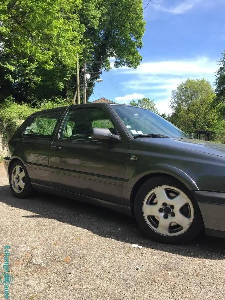 Échange ou vend golf vr6 hybride (3 portes) pour