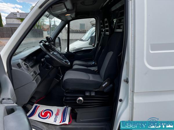 IVECO DAILY FOURGON 35 C 15 3.0D 146 16V Turbo BVM6