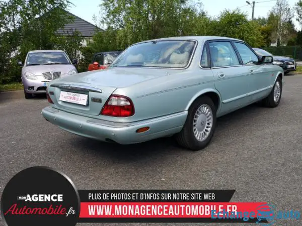 Jaguar XJ8 3.2 236cv BVA