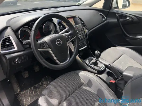 Opel Astra 1.6 CDTI 136 CV COSMO