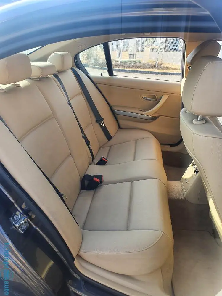 Bmw serie e90 318d 143ch edition