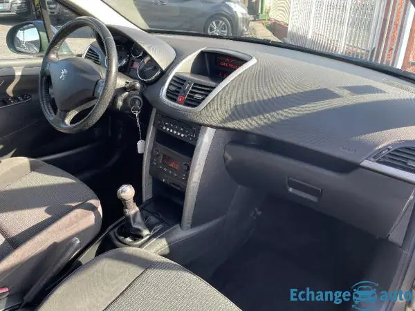 PEUGEOT 207 1.6 HDi 16V 90ch BLUE LION Premium