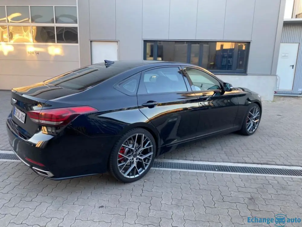 Hyundai Genesis Sport Limousine 3.8 V6 GDI