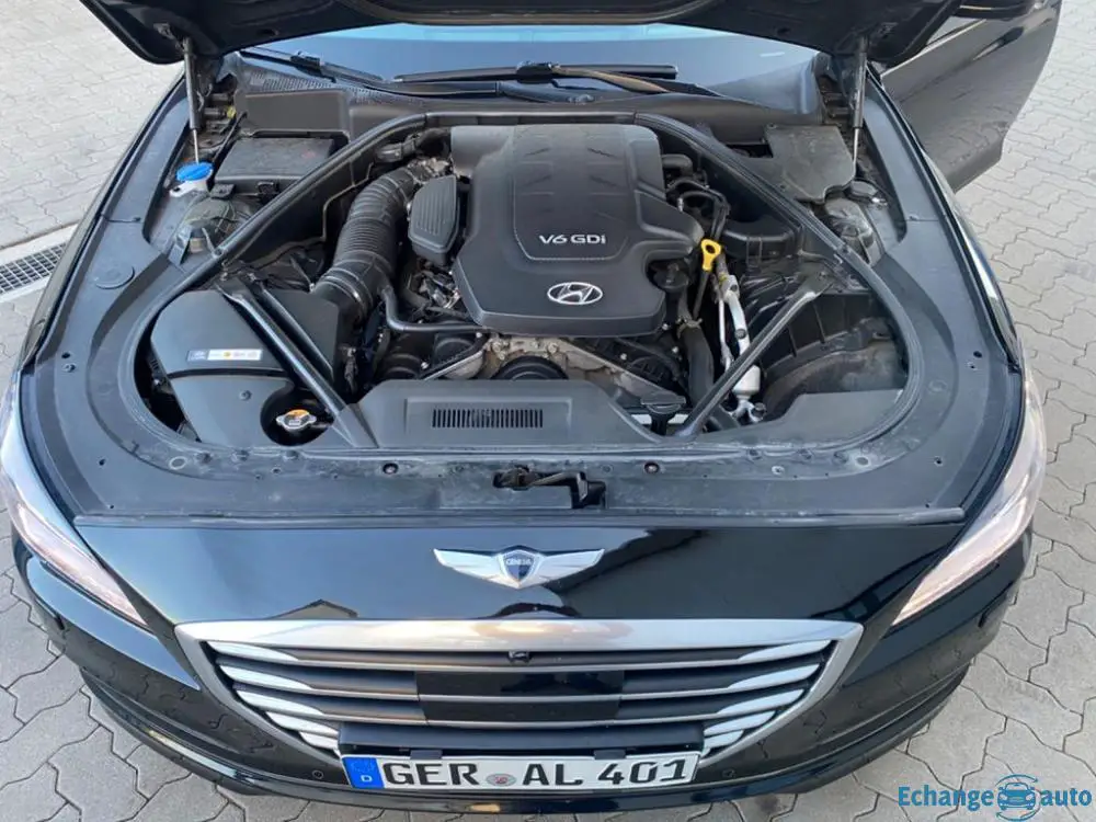 Hyundai Genesis Sport Limousine 3.8 V6 GDI