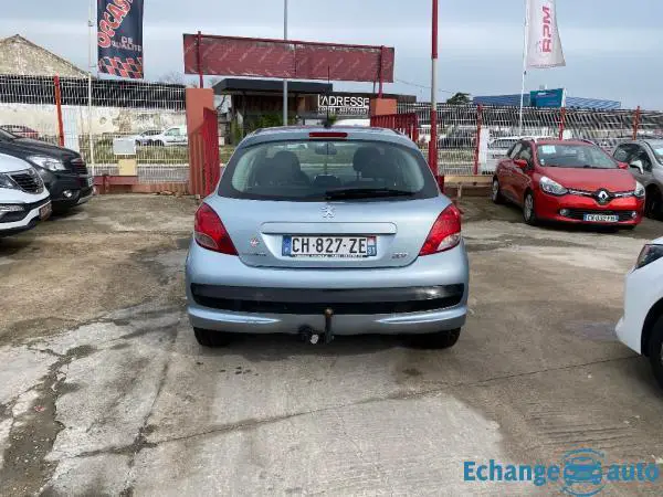PEUGEOT 207 1.4 HDi 70ch BLUE LION Active