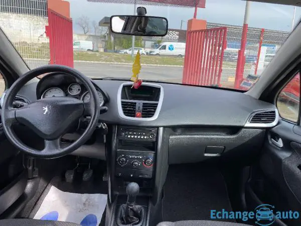 PEUGEOT 207 1.4 HDi 70ch BLUE LION Active