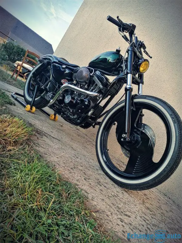 Harley davidson 1200 bobber (FREEWAY MAGAZINE