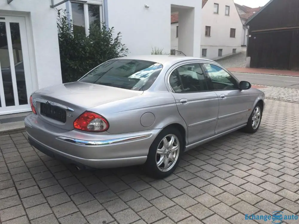 Jaguar X-Type 2.5 Liter V6 Executive