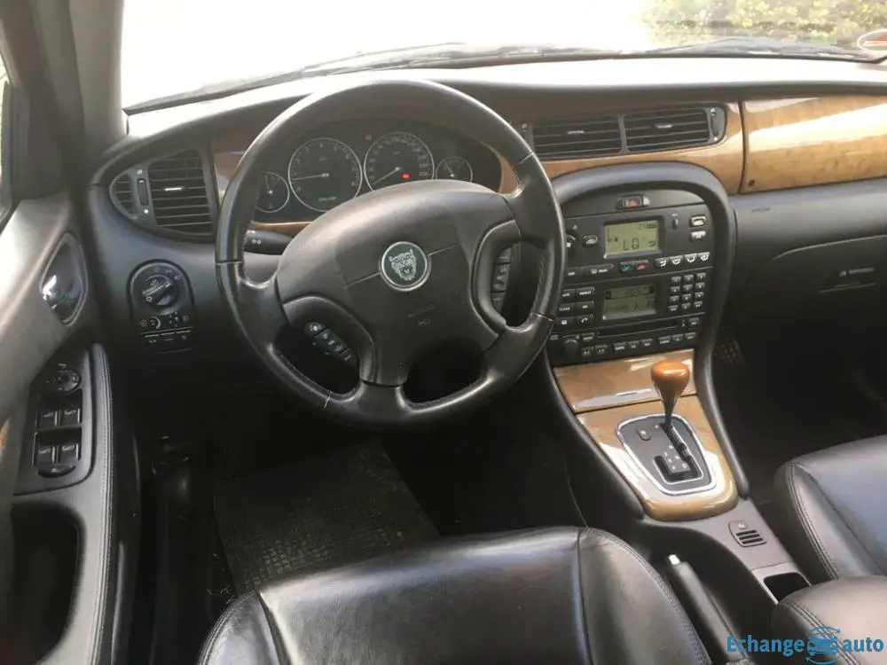 Jaguar X-Type 2.5 Liter V6 Executive