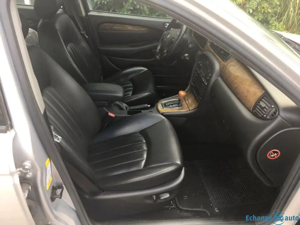 Jaguar X-Type 2.5 Liter V6 Executive