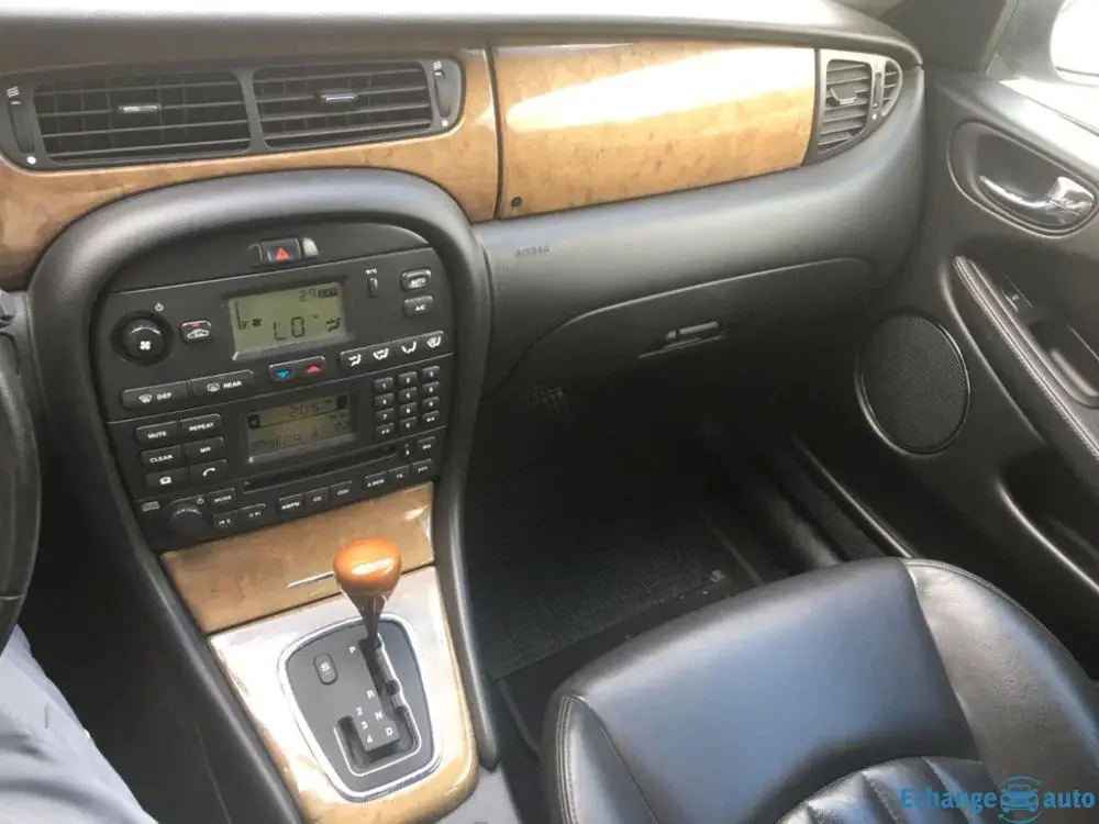 Jaguar X-Type 2.5 Liter V6 Executive