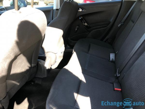 Peugeot 208 1.2I PURETECH 12V - 82 STYLE