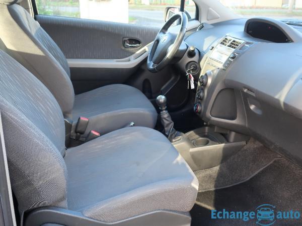 TOYOTA YARIS 100 VVT-i Confort SetS 3p