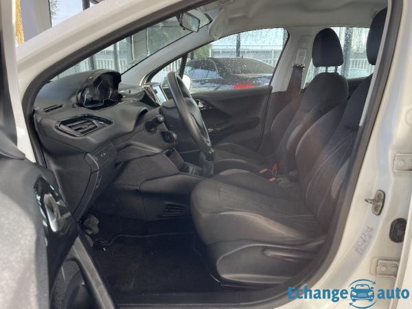 PEUGEOT 208 208 1.6 e-HDi 92ch FAP BVM5 Business Pack