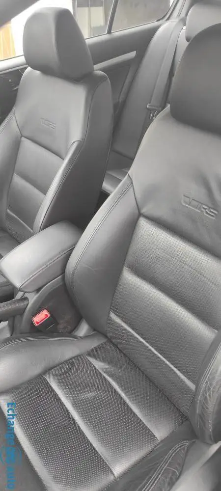 Skoda OCTAVIA 2.0 FSI RS 250 CH