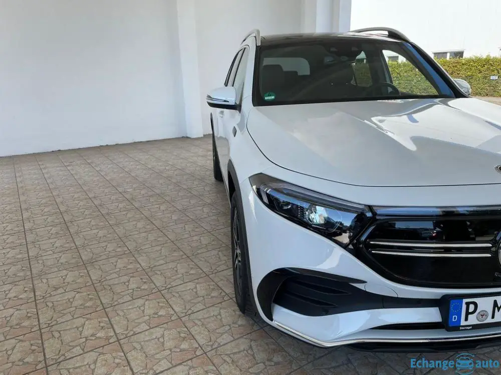 Mercedes-Benz EQB 300 4M AMG Line