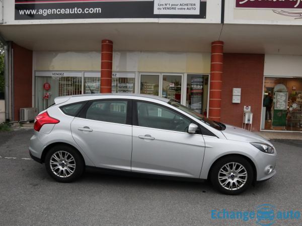 FORD FOCUS 1.6 TDCi 115 FAP SetS Titanium + Attelage