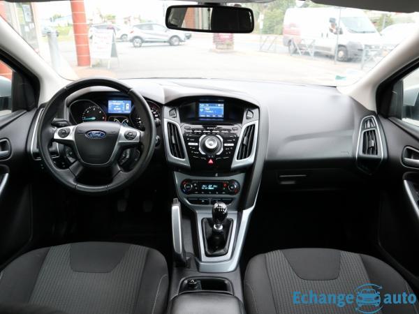 FORD FOCUS 1.6 TDCi 115 FAP SetS Titanium + Attelage