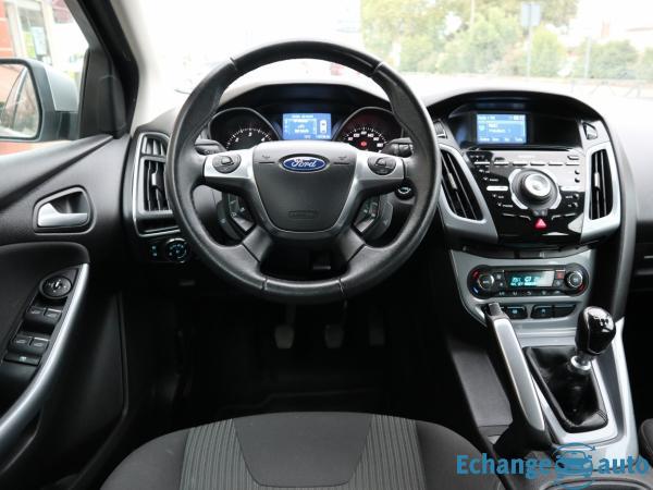 FORD FOCUS 1.6 TDCi 115 FAP SetS Titanium + Attelage