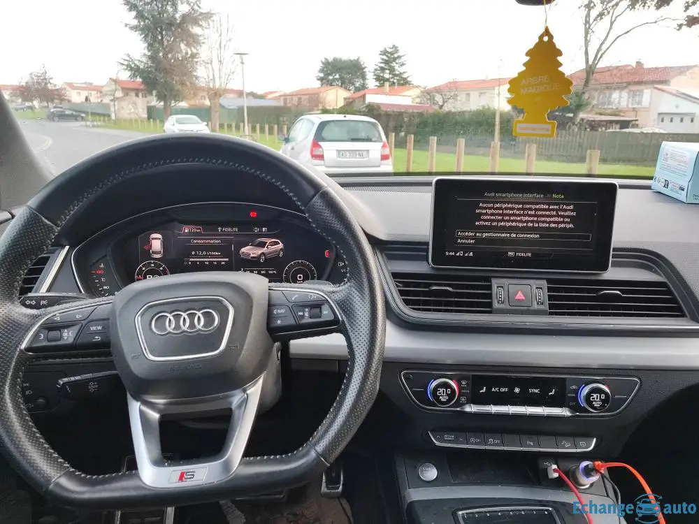 AUDI / Q5
