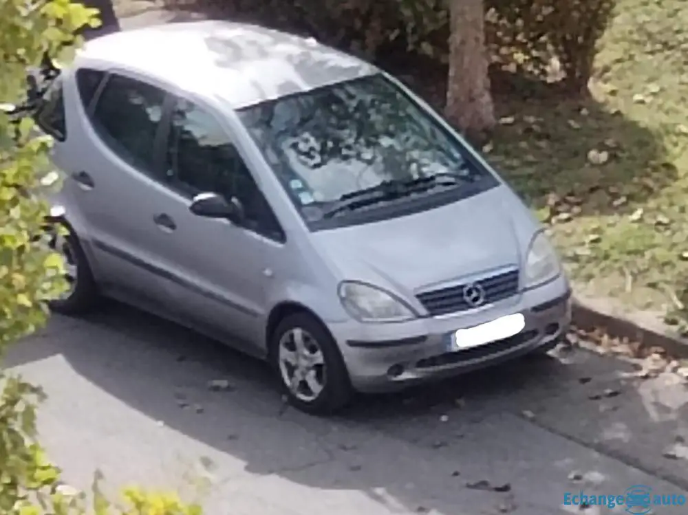 Mercedes A140 essence moteur à chaîne