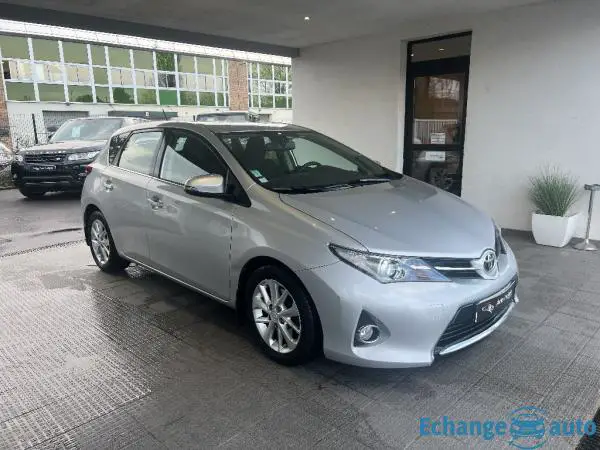 TOYOTA AURIS 124 D-4D Business