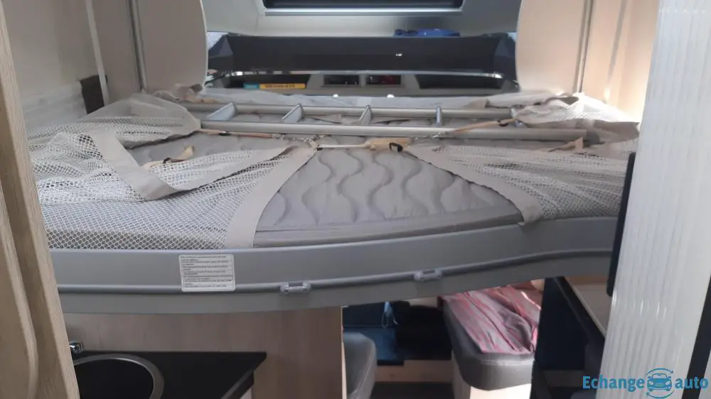 CAMPING CAR CHAUSSON 628 EB édition spéciale