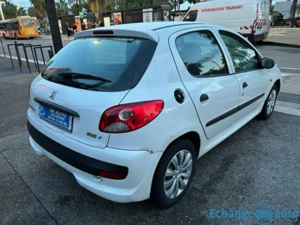 PEUGEOT 206+ 206+ 1.4 HDi 70ch FAP BLUE LION Active