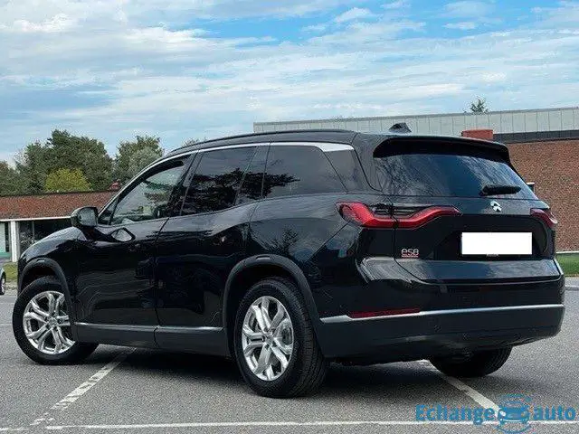 Nio ES8