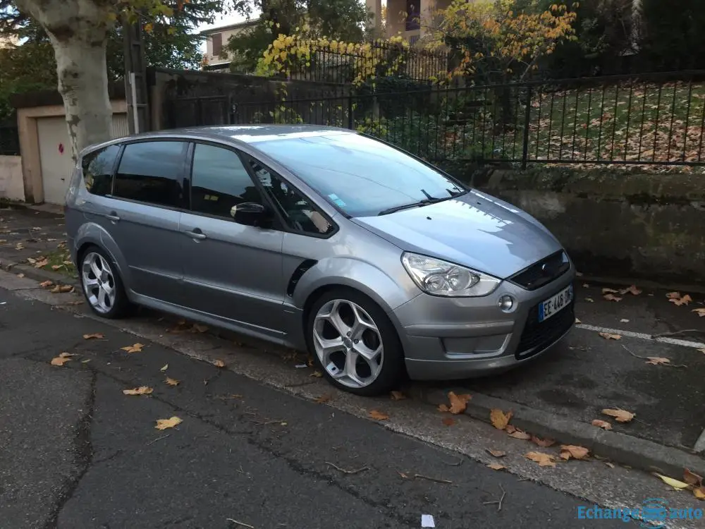 Ford a-Max 140 ch titanium