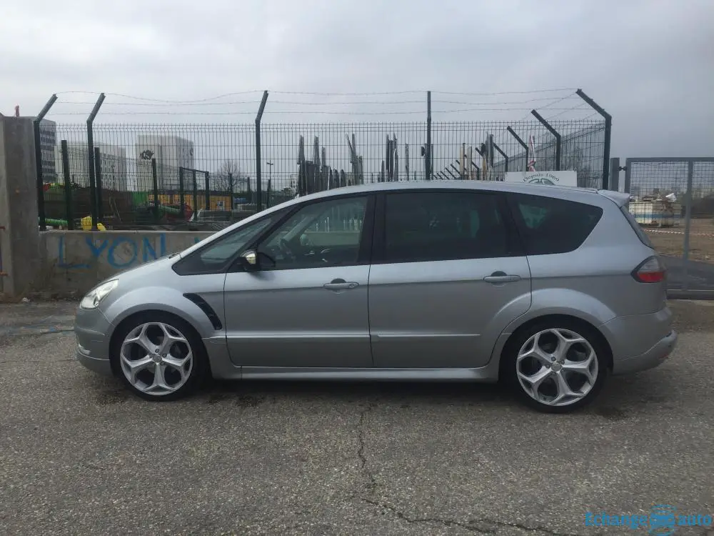 Ford a-Max 140 ch titanium