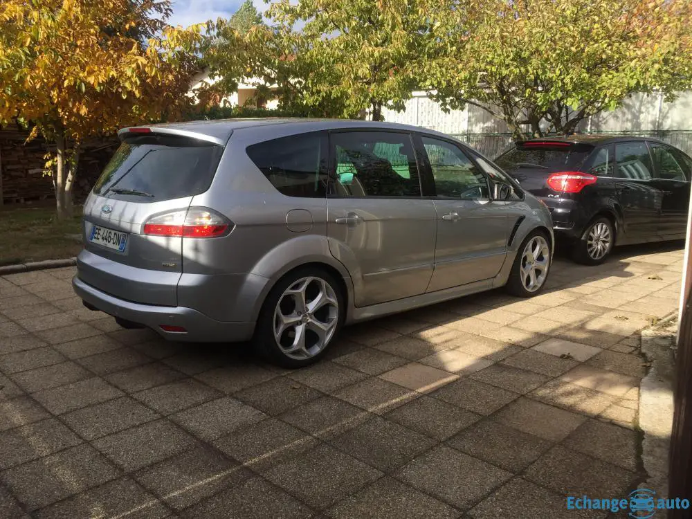 Ford a-Max 140 ch titanium